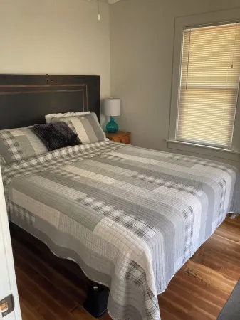 Lakefront Cabin on Higgins Lake.  Only steps from the water! boat buoy available