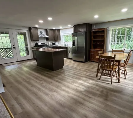 Lovely 2-bedroom house in Maryland, Newly re-done interior