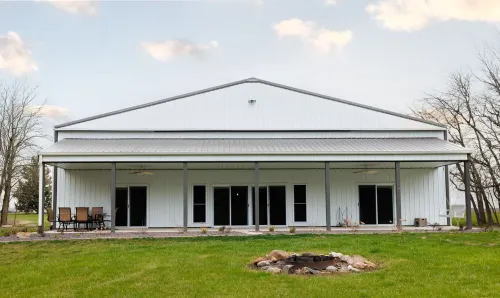 Ultimate Country Home with a 4800 sq.ft shed- pickle ball, corn hole, and more!! Hotels in Shelby County
