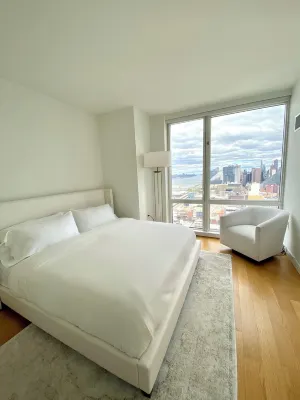 BREATHTAKING SKYLINE VIEWS!! Lux 1 Bedroom Suite in best location by Times Sq 미드타운 웨스트 호텔