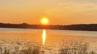 Lakeview Cottage With Perfect Sunsets Hotels in Columbia County