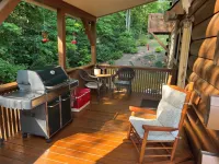 Franklin Foxfire Cabin - Mountain Views, Fire Pit, Spacious, PS5, Fast WiFi