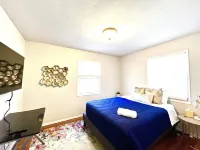 Adorable Comfy 4Bd3Ba Cottage Walk to Purdue with Game Arcade + Ping Pong Table! Các khách sạn gần Purdue University - Department of Physics and Astronomy