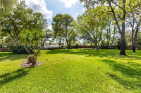 Cozy retreat in Spring Hill, 3 beds, 3 baths w/heated Pool  and Hot Tub