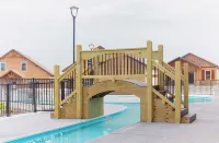 5-bedroom lodge on Table Rock! Game room w/ arcade & shuffleboard, lazy river!