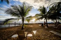 Oceanfront Condo Complex on Alii 1 bdrm,, Salt,Freshwater Pools Newly renovated