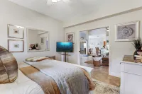 Special Offer: Cozy 3Br Retreat with Private Pool & Lakeview – Hot Deal Today!