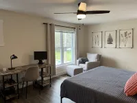 New Vacation Home - 4 Bed/3 Bath w/ Hot Tub & Fire pit - 5 min to beach