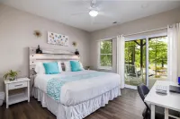 Lakefront Luxury Apartment on Lake Murray ~Next to Marina & 10 min to Lexington Hotels near Walmart Supercenter