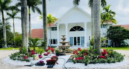 Villa Amore Private Estate on 3 Acres