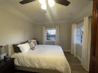 Ocean and mountain views, 2 bedroom 2 story entire home with driving range