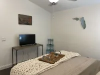 Adorable Cottage Next To Rainbow River & Blue Run! Hotels in Dunnellon