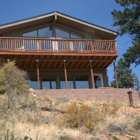 Falcon Ridge Chalet-Woodland Park: WiFi & Views, Deck and Views of Pikes Peak