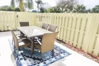 • The Coastal Haven • Walk To Beach! • REMODELED •