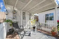 Entire 2 bedroom home -15 minutes to DTLA