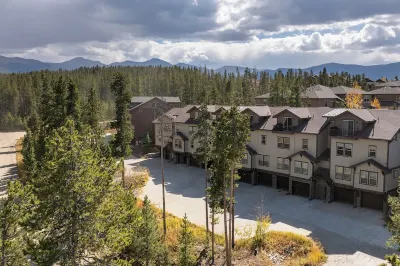 2 bed 2 bath Condo, Heated Garage on Winter Park Bus Route, Sleeps 6 comfortably