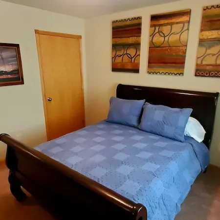 Townhouse in a quiet culdesac, easy access to all Black Hills area attractions.