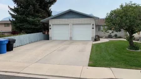 Amazing Valley View located close to BYU &UVU.