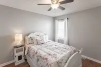 Huntsville home with mountain view