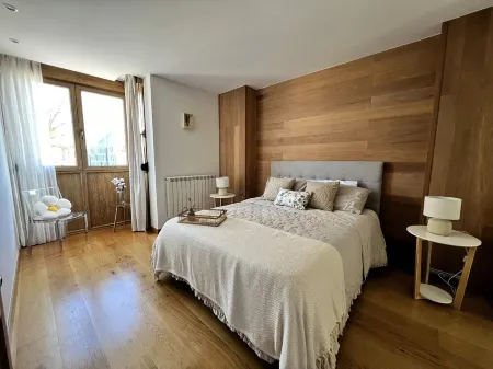 Casa en Vitoria-gasteiz Cerca del Centro de la Ciudad, Amplia y Acogedora