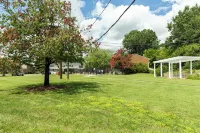 Relaxing & Modern 2 Bdrm UNC/Duke Vacation Home