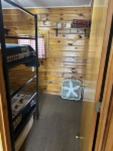 Cozy 2 bedroom cabin on a 20 acre lake