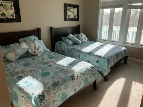 Stunning Top Floor Views of The Steinhatchee River with Private Boat Slip /Pool!