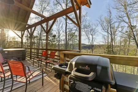 Pet-Friendly Peaceful Cabin Near River w/ Fire Pit + Hot Tub Sleeps 10