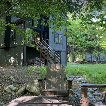 Wooded Retreat in Poconos Mountain Resort w/ Firepit and Kayaks!