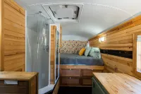 The Pinnacle Mountain Bus Stop ~ Fire pit, Frisbee Golf, Baggo, Hammock