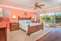 Beach House, Waterfront, Sombrero Beach, Florida Keys Rental, Private Pool, Dock