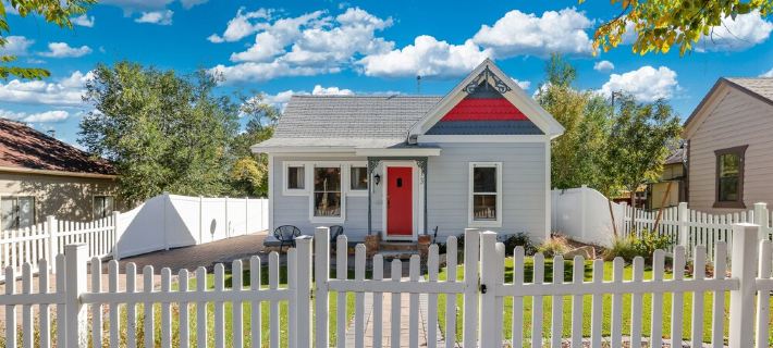 Lovingly Restored Cottage in Downtown Prescott Walk to the Courthouse Square Hotels in Prescott