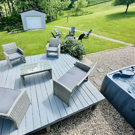 Cozy home in the heart of Hocking Hills * with Hot Tub *