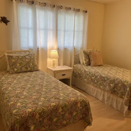 Close to beach ! 3 Bdrm , 2 Bath - Duplex