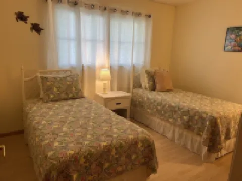 Close to beach ! 3 Bdrm , 2 Bath - Duplex
