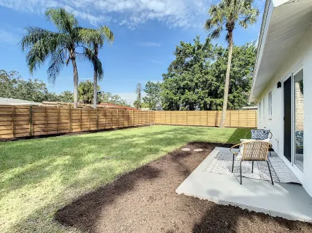 Cypress Inn - Modern home close to Siesta Key