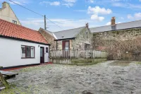 Fisherman's Nook - North East Escapes Hotels near Seahouses Harbour