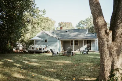 Complimentary Golf Cart  - .9 Miles From Square - Hot Tub Hotels near Oxford College of Emory University
