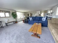 Osprey's Nest. Waterfront unit with boat and kayak access. Pet Friendly!