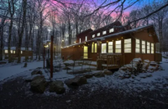 Serene Escape in the Pocono Mountains - Lake, Beach, Outdoor and Indoor Pools! فنادق في 