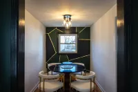 Sleeps 5, 3 Queen Beds, Centrally Located, Near Downtown KC & County Club Plaza