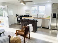 Pet friendly country cottage with large fenced-in yard & horses on property