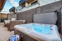 Serenity Sands. Private Spa. Sleeps 12.