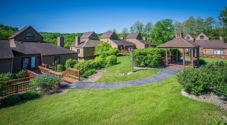 Family-friendly home near golf course with access to Owners Club amenities!