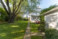 Charming 2Br Retreat Near Trails & Parks, Family-Friendly, 7 Min to LV Airport
