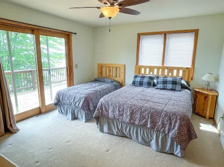 101 Upper Lake Mohawksin Shores, 3 bed, 2 bath with master Отели в г. Брадли