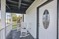 Remodeled Historic Waterview Home Minutes to beach,Moody Gardens, Pleasure Pier