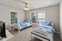 4 bedroom house near, 15 min from Magnolia