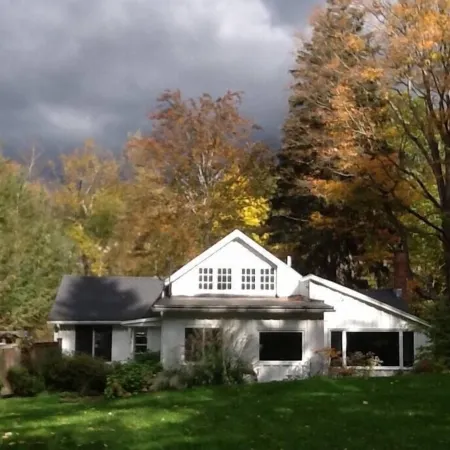 Cottage at Taughannock: State Park, Cayuga Lake, Ithaca, & Cornell