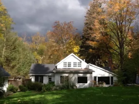 Cottage at Taughannock: State Park, Cayuga Lake, Ithaca, & Cornell